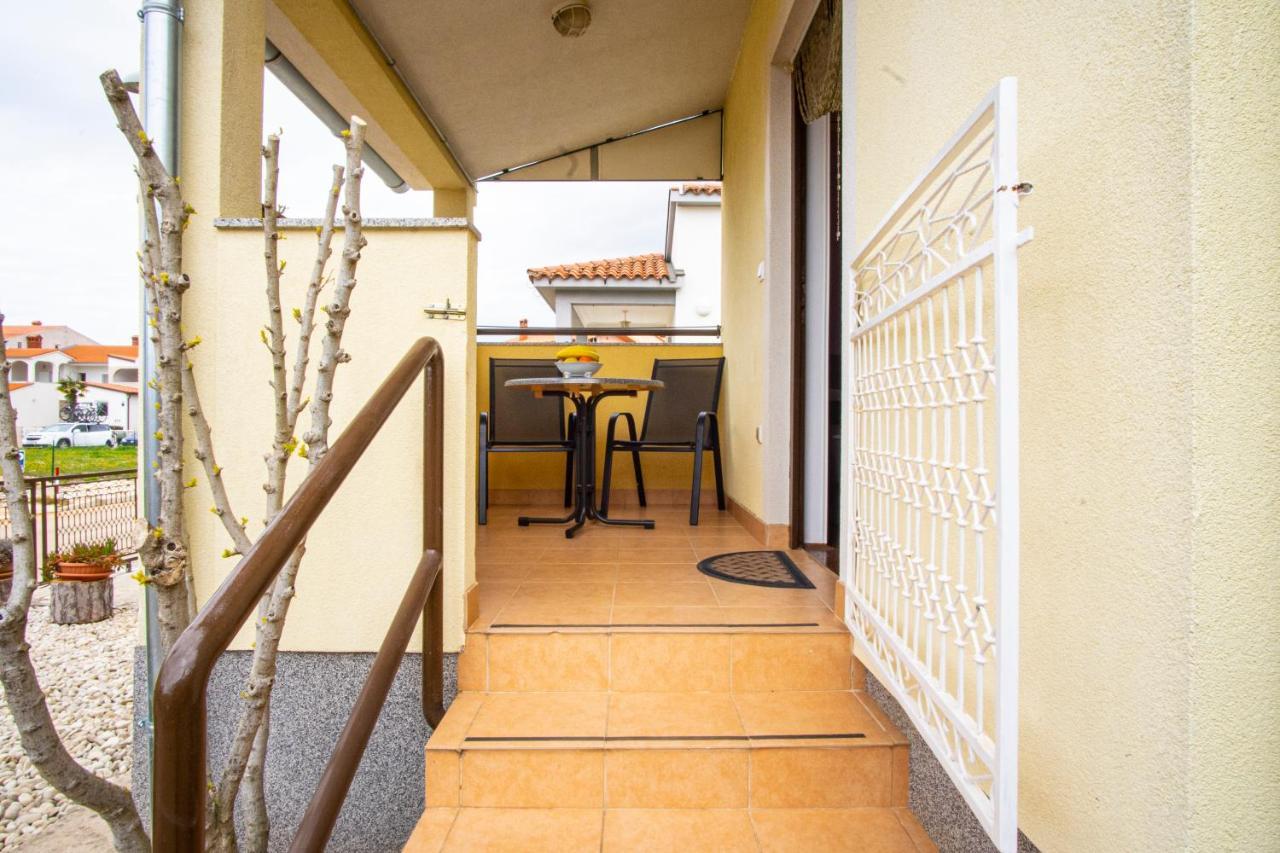 Apartman Luka Fazana Exterior photo