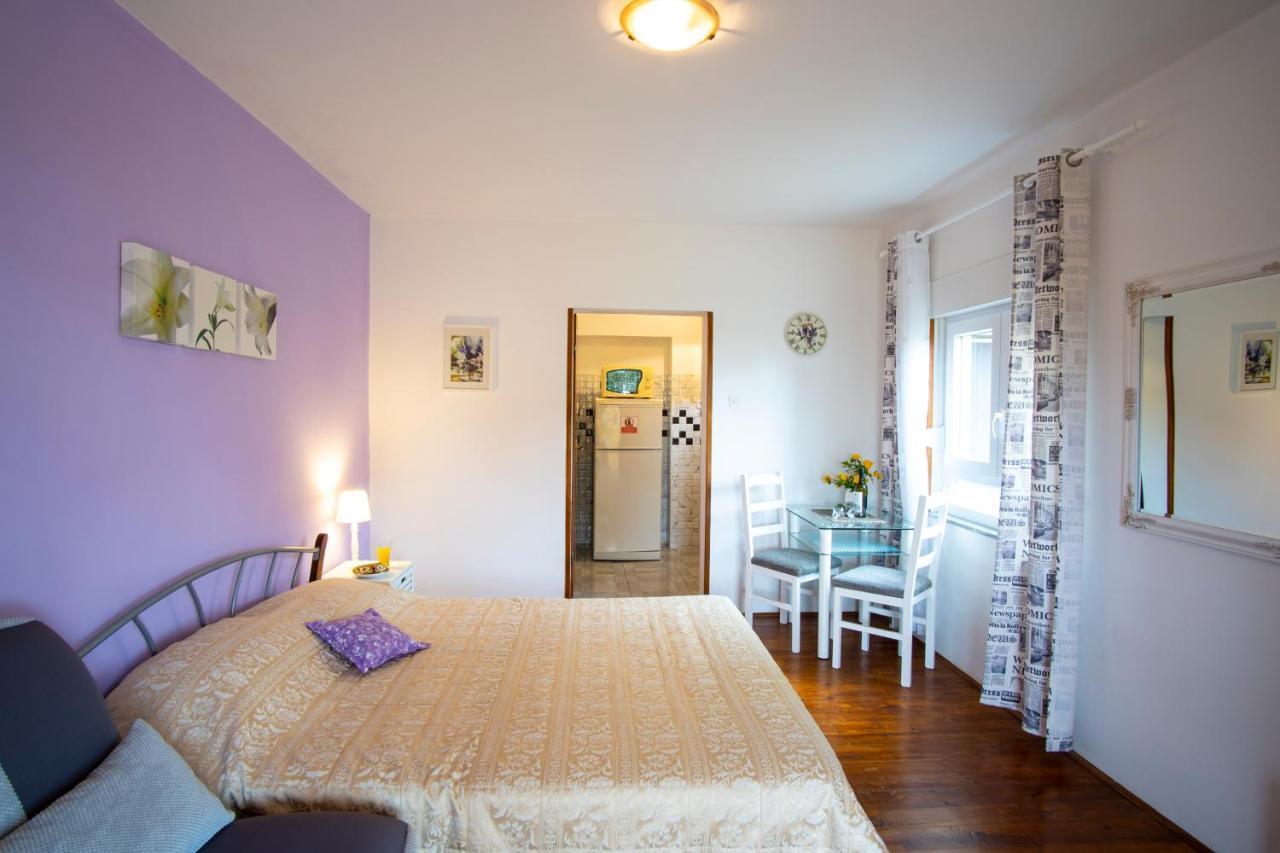Apartman Luka Fazana Exterior photo