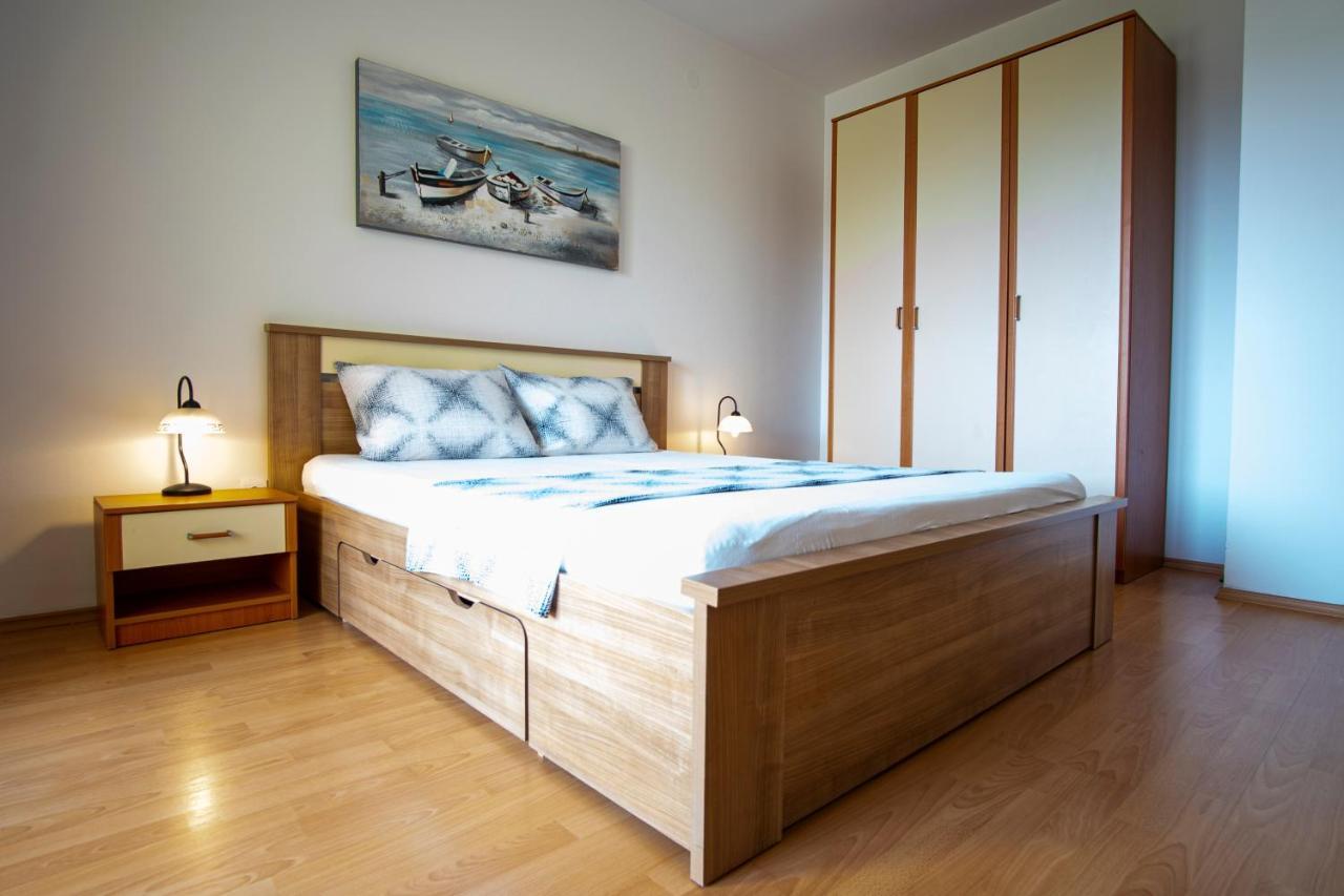 Apartman Luka Fazana Exterior photo
