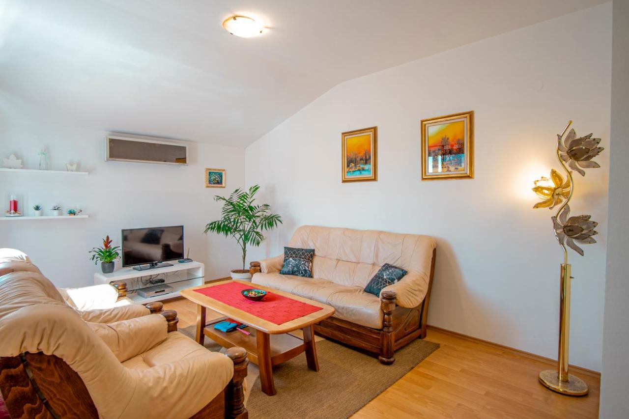 Apartman Luka Fazana Exterior photo