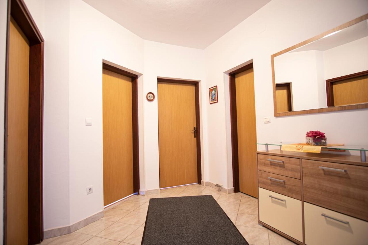 Apartman Luka Fazana Exterior photo